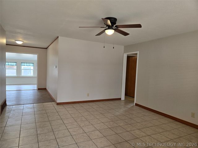 332 NE Meadowlark Avenue, Bartlesville, OK 74006