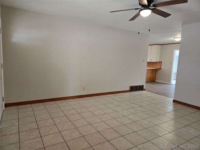 332 NE Meadowlark Avenue, Bartlesville, OK 74006