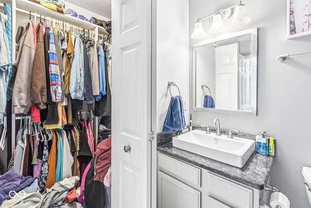 5853 Gadsen Drive, Plainfield, IN 46168