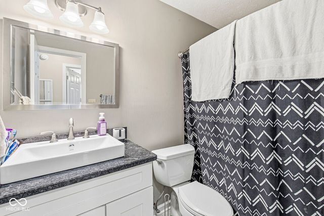 5853 Gadsen Drive, Plainfield, IN 46168