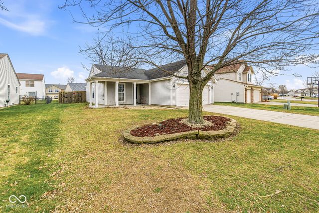 5853 Gadsen Drive, Plainfield, IN 46168