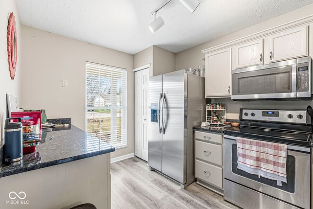 5853 Gadsen Drive, Plainfield, IN 46168