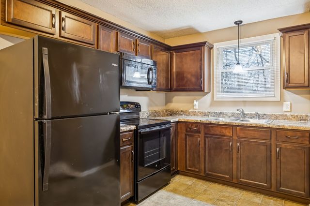 236 Tobacco Rd, Clarksville, TN 37042