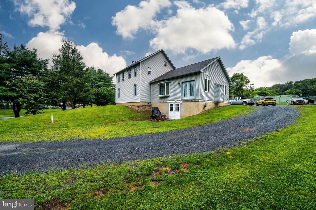 727 HEX HWY, Hamburg, PA 19526