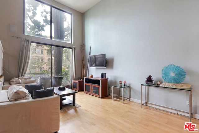 11753 Mayfield Avenue 7, Los Angeles, CA 90049