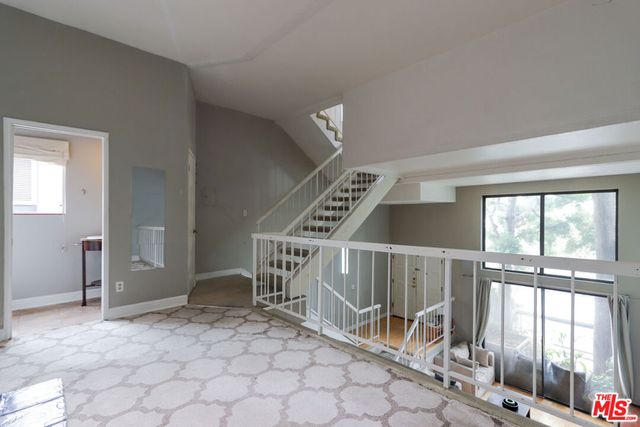 11753 Mayfield Avenue 7, Los Angeles, CA 90049