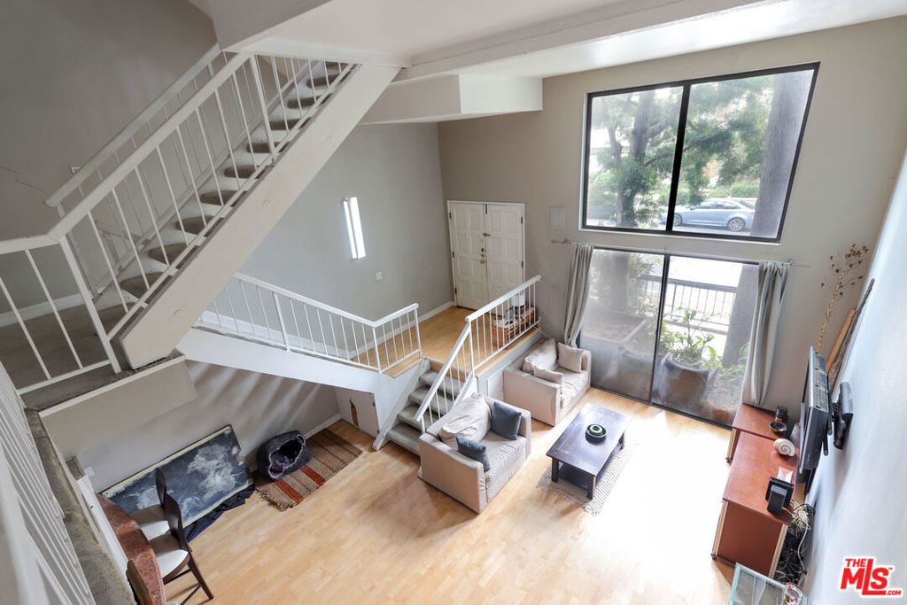 11753 Mayfield Avenue 7, Los Angeles, CA 90049