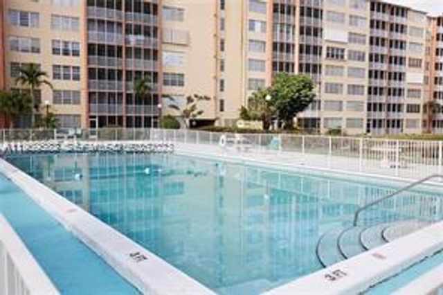 1770 NE 191st Street 2061, Miami, FL 33179