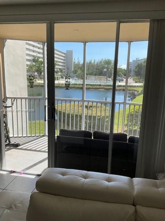 1770 NE 191st Street 2061, Miami, FL 33179