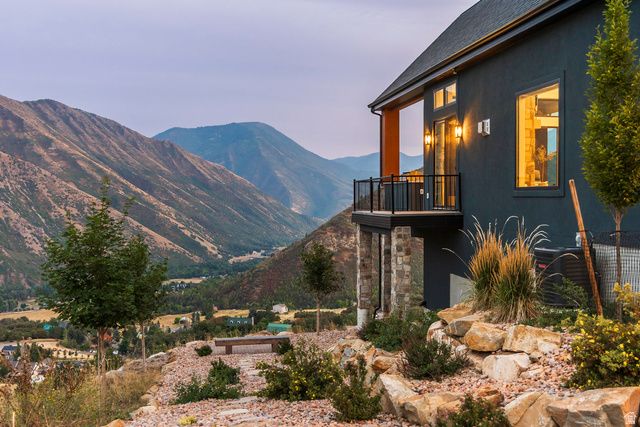 1511 S VALLEY VIEW CIR, Springville, UT 84663