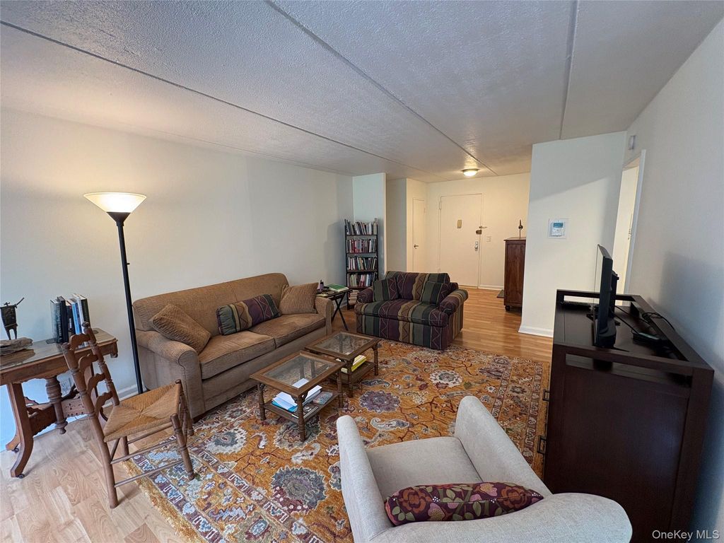 412 Benedict Avenue 2A, Tarrytown, NY 10591 — photo 2