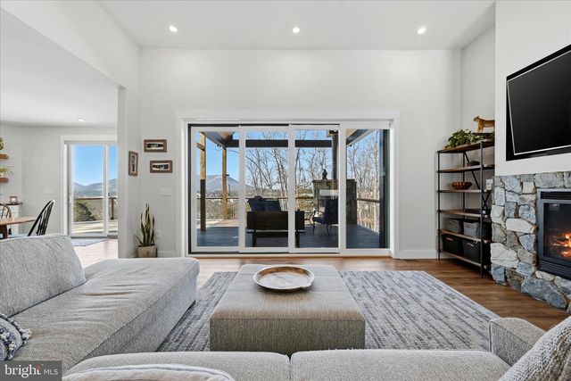 690 COMFORTER LN, Middletown, VA 22645