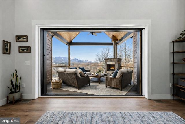 690 COMFORTER LN, Middletown, VA 22645