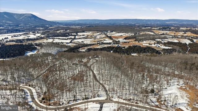 690 COMFORTER LN, Middletown, VA 22645