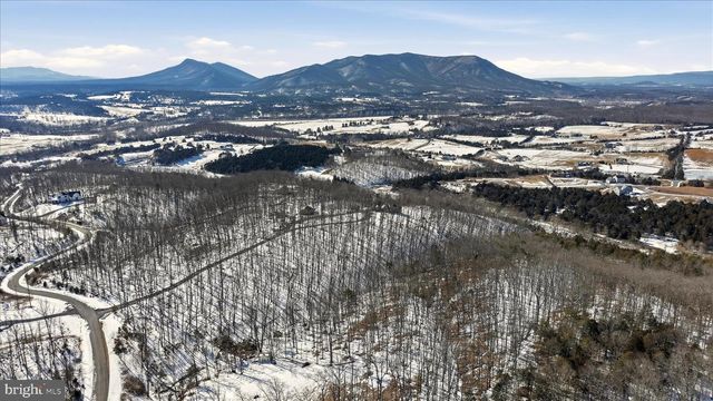 690 COMFORTER LN, Middletown, VA 22645