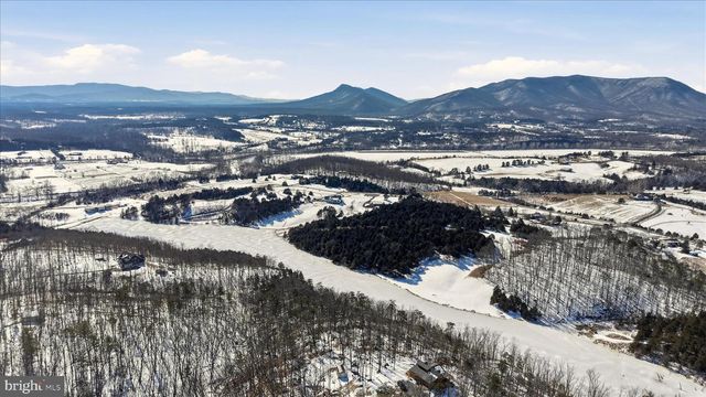 690 COMFORTER LN, Middletown, VA 22645