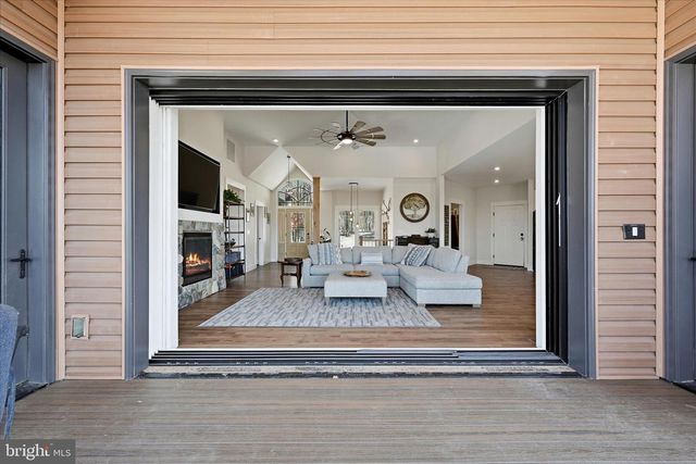 690 COMFORTER LN, Middletown, VA 22645