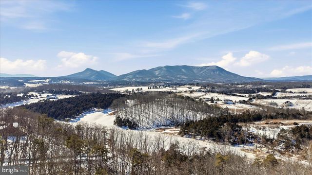 690 COMFORTER LN, Middletown, VA 22645