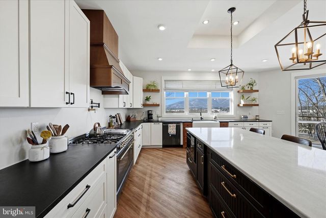 690 COMFORTER LN, Middletown, VA 22645