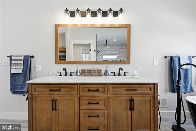 690 COMFORTER LN, Middletown, VA 22645