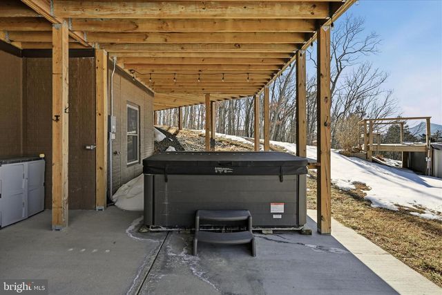 690 COMFORTER LN, Middletown, VA 22645