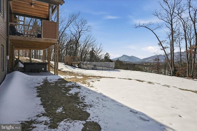 690 COMFORTER LN, Middletown, VA 22645