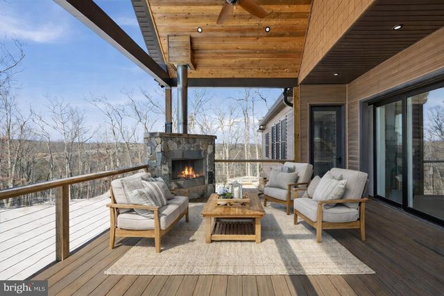 690 COMFORTER LN, Middletown, VA 22645