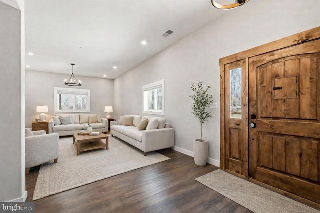 690 COMFORTER LN, Middletown, VA 22645