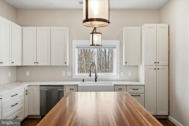 690 COMFORTER LN, Middletown, VA 22645