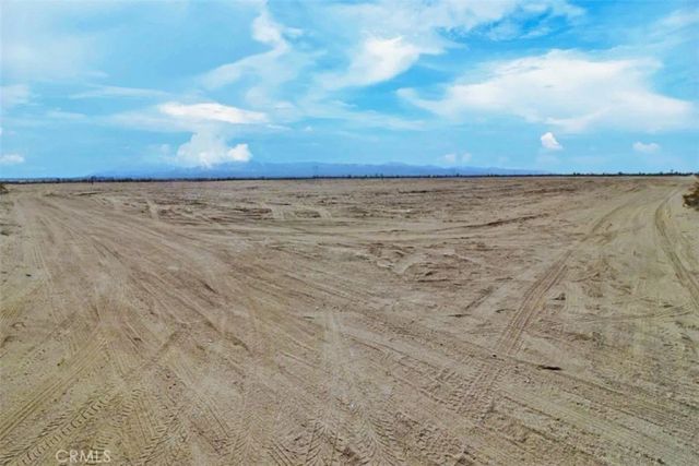 5 Mojave, Adelanto, CA 92301