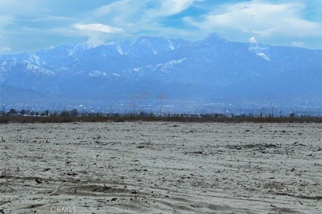 5 Mojave, Adelanto, CA 92301