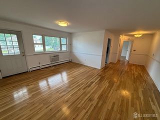 55 Gill Lane 48, Iselin, NJ 08830