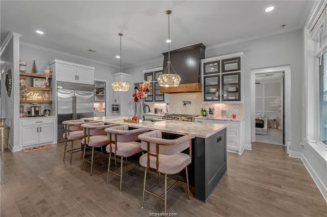 2118 Joe Will Drive, College Station, TX 77845