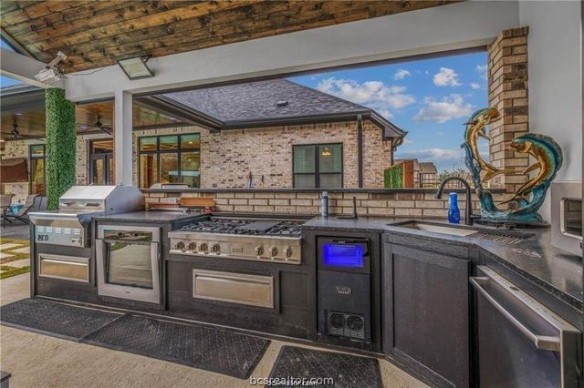2118 Joe Will Drive, College Station, TX 77845