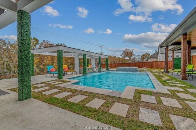 2118 Joe Will Drive, College Station, TX 77845