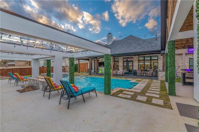 2118 Joe Will Drive, College Station, TX 77845