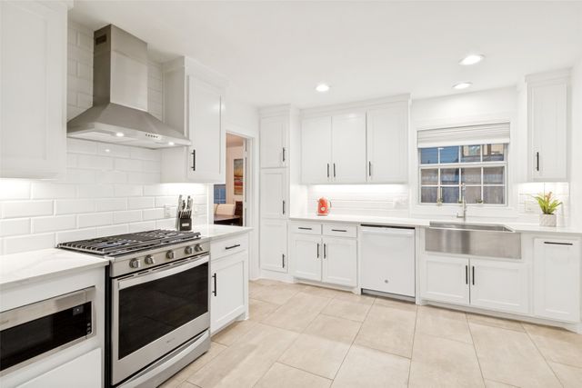 6867 Gaston Avenue, Dallas, TX 75214