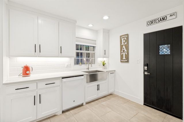 6867 Gaston Avenue, Dallas, TX 75214