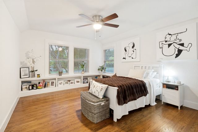 6867 Gaston Avenue, Dallas, TX 75214