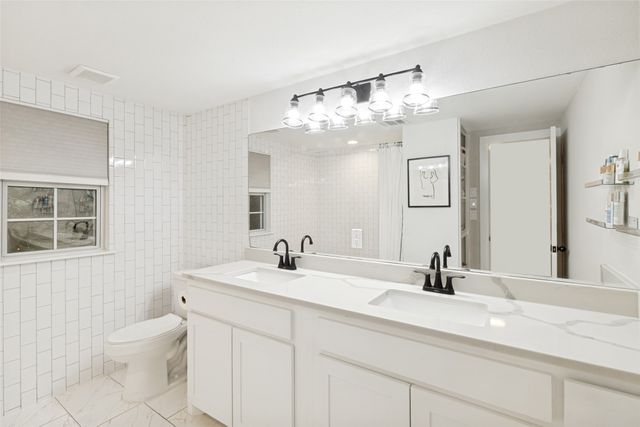 6867 Gaston Avenue, Dallas, TX 75214