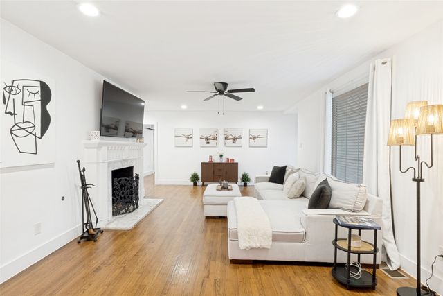 6867 Gaston Avenue, Dallas, TX 75214