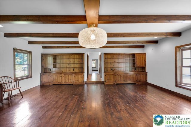 1350 Old Plains Road, Milford Twp, PA 18073