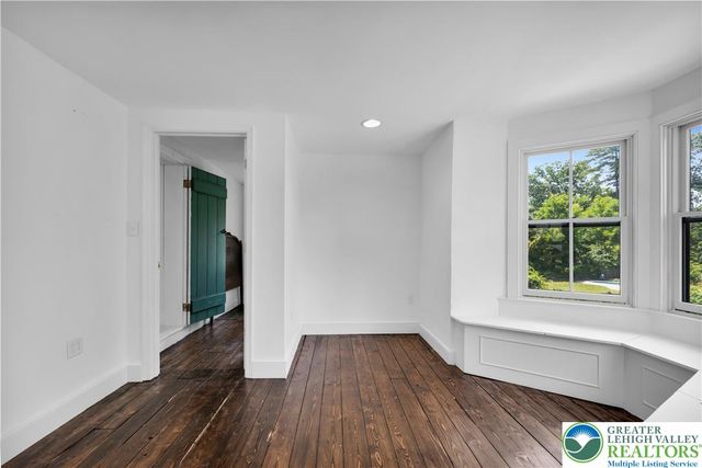 1350 Old Plains Road, Milford Twp, PA 18073