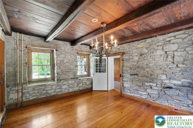 1350 Old Plains Road, Milford Twp, PA 18073