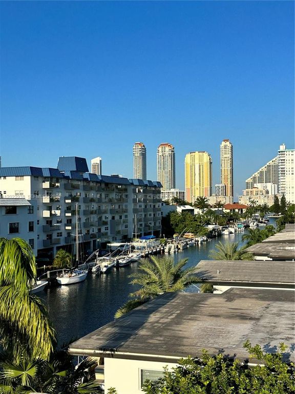 3601 NE 170th St 409, North Miami Beach, FL 33160