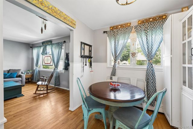 231 E Hampton Road, Lindenhurst, NY 11757