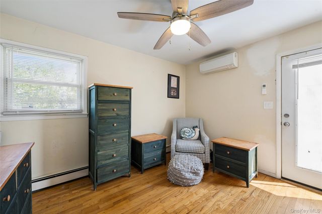 231 E Hampton Road, Lindenhurst, NY 11757