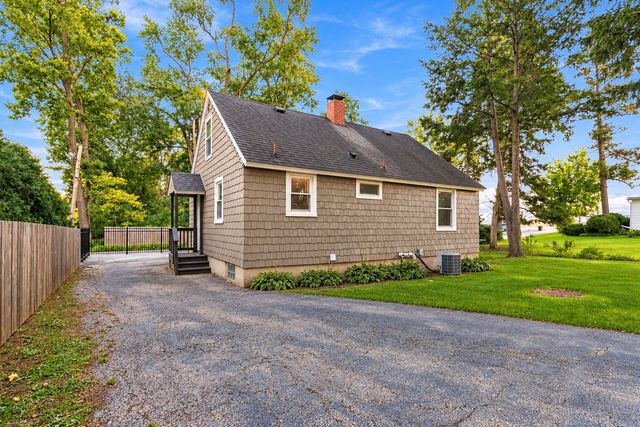 254 W Main Street, Carpentersville, IL 60110