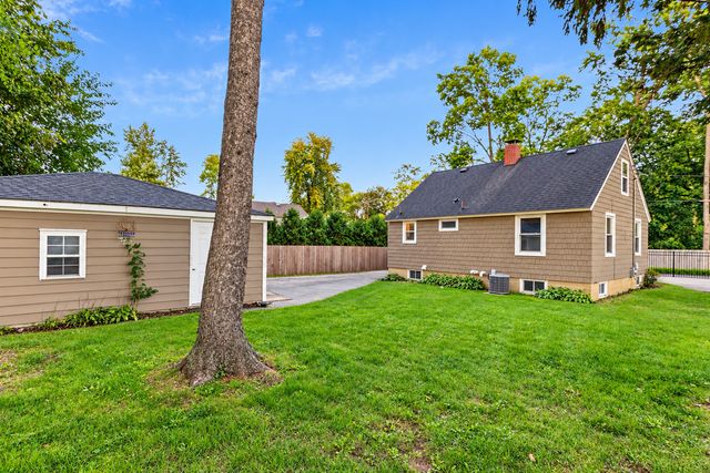 254 W Main Street, Carpentersville, IL 60110