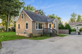 254 W Main Street, Carpentersville, IL 60110